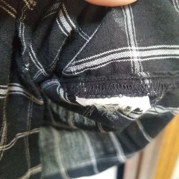 Old Navy Black and white blouse - Picture 4 of 5